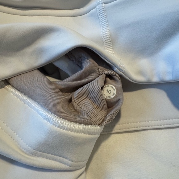 Lululemon sports bra size 10 - Picture 3 of 3